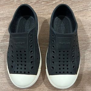 Native shoes toddler size 10